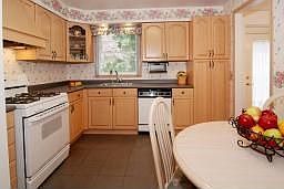 4th image of 15 Evergreen Pl