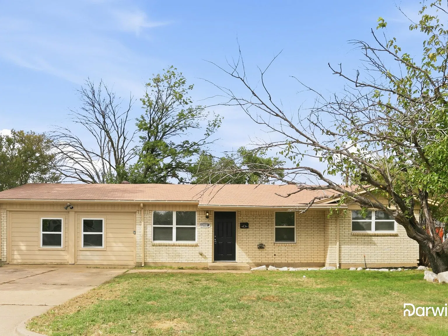 4 bed, 2.0 bath, 1023 sqft, $1,985 — Photo 1