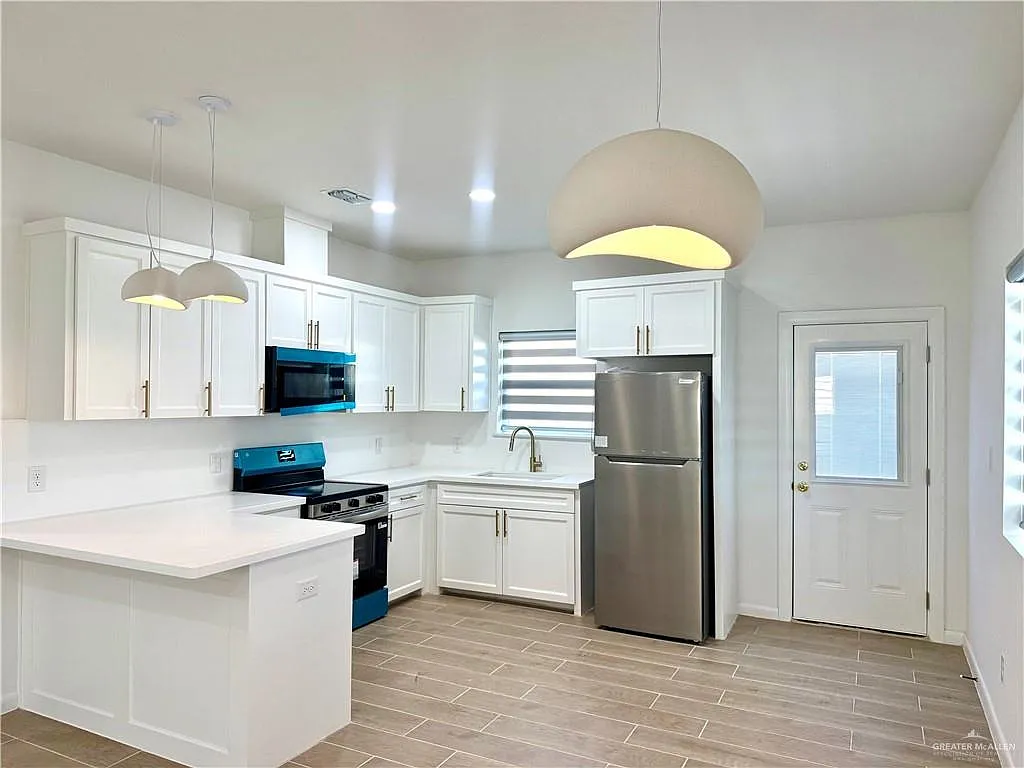2705 Brookside Bend St — Photo 3