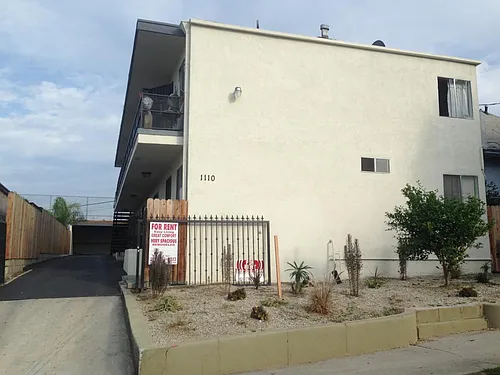 1110 S Kenmore Ave #6P Photo 1