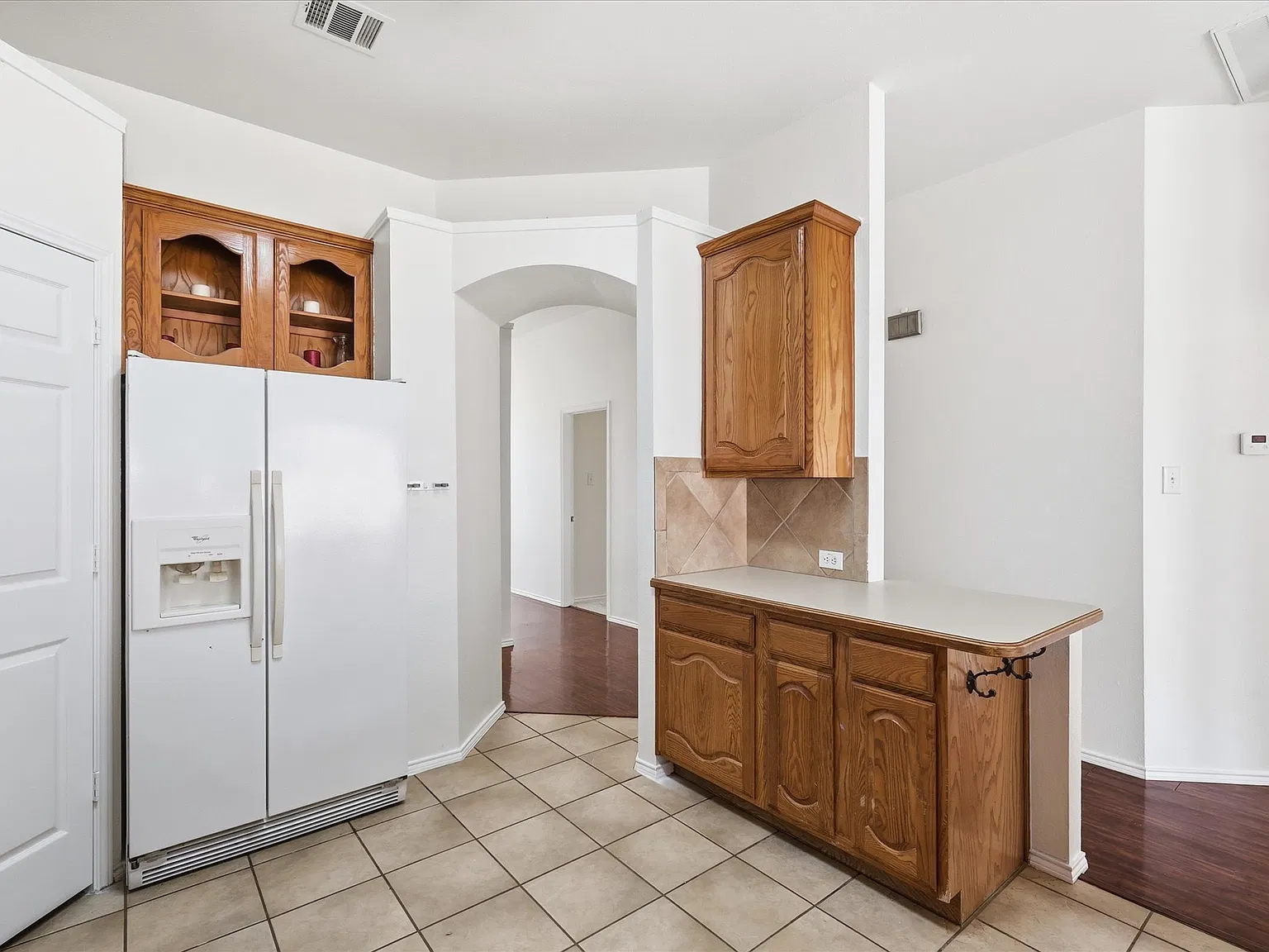 4 bed, 2017 sqft, $2,200 — Photo 4