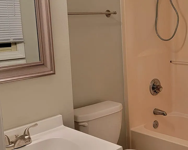 640-642-644 Pee Dee Ave #644 — Photo 6