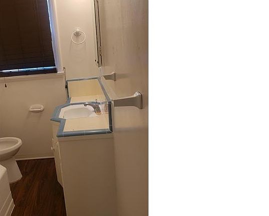 3rd image of 9129 Artesia Blvd