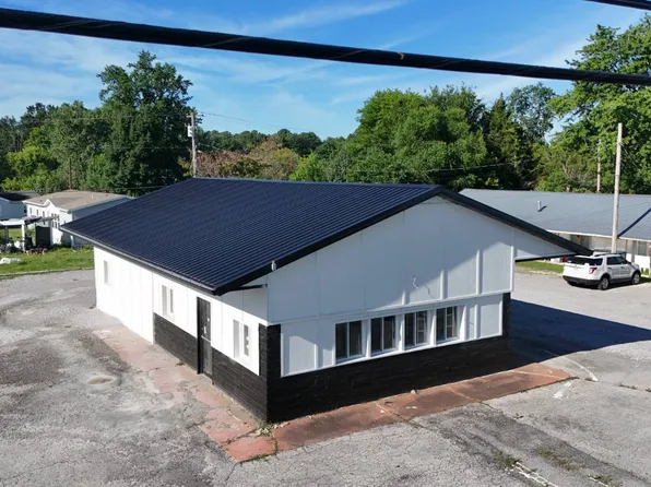 1400 W Main St, Fairfield, IL 62837