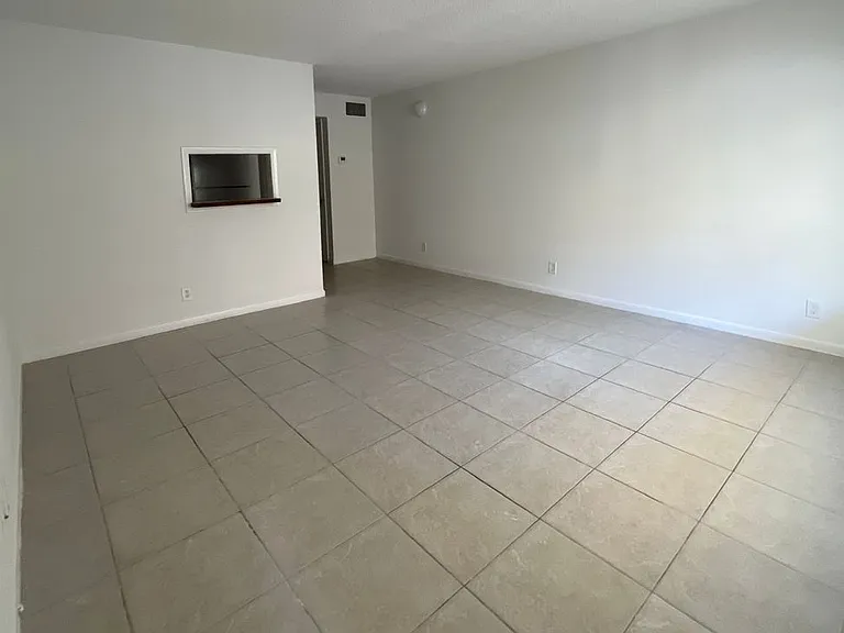 515 S Sequoia Dr — Photo 18