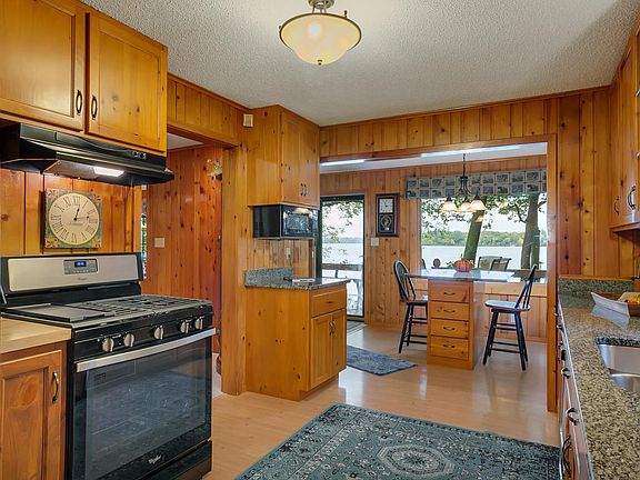 3rd image of 5500 132nd Ave NE