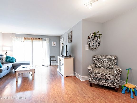 4th image of 9473 Bay Colony Dr APT 2E