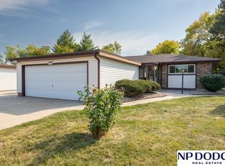 2109 Sandstone Rd, Lincoln, NE 68512
