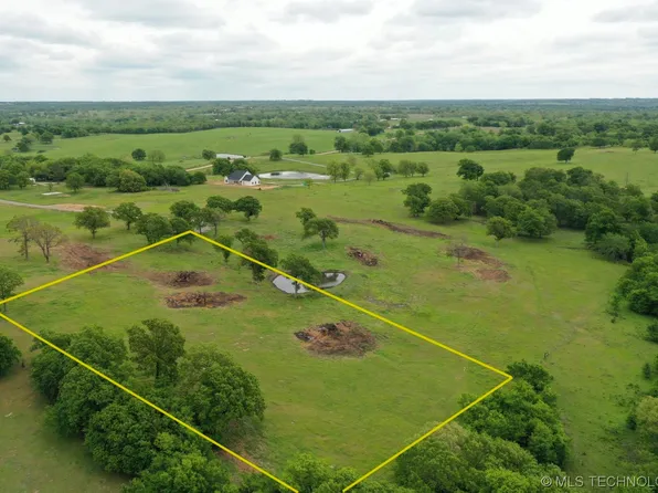 6 Dozer Rd, Sulphur, OK 73086