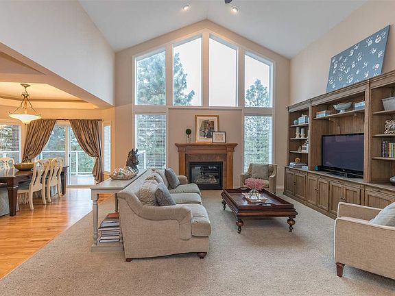 3rd image of 13915 E Bellessa Ln