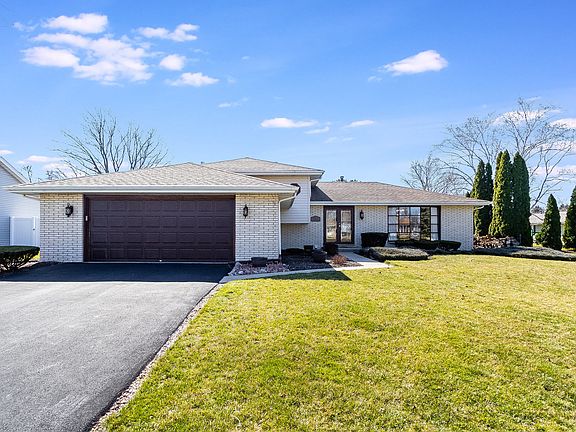 2nd image of 25121 W Willow Dr