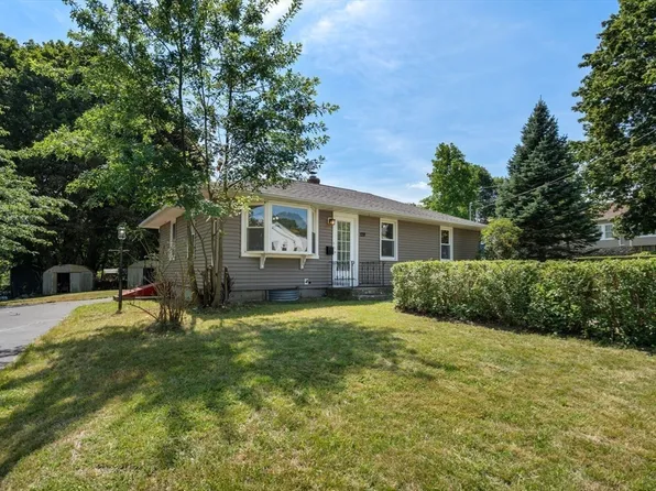 128 Clark St, Worcester, MA 01606