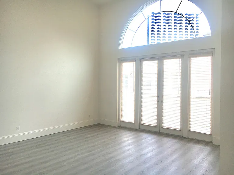 655 India St #405 — Photo 1