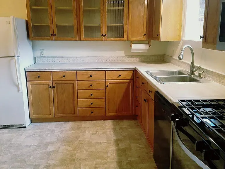 391 Beach St — Photo 10