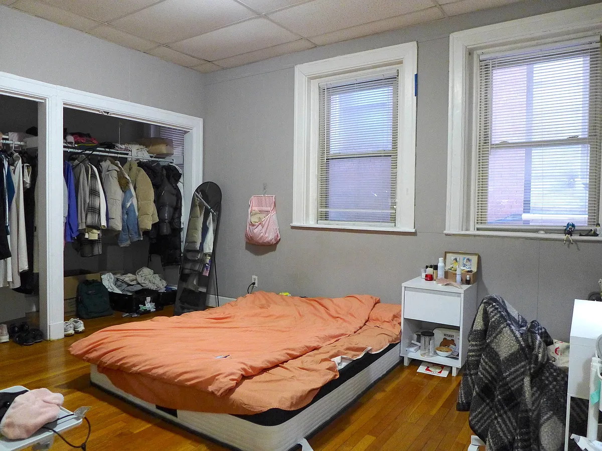 Photo 1 of 10 - 466 Park Dr #3 - Boston, MA Primary Photo - 466 Park Dr #3