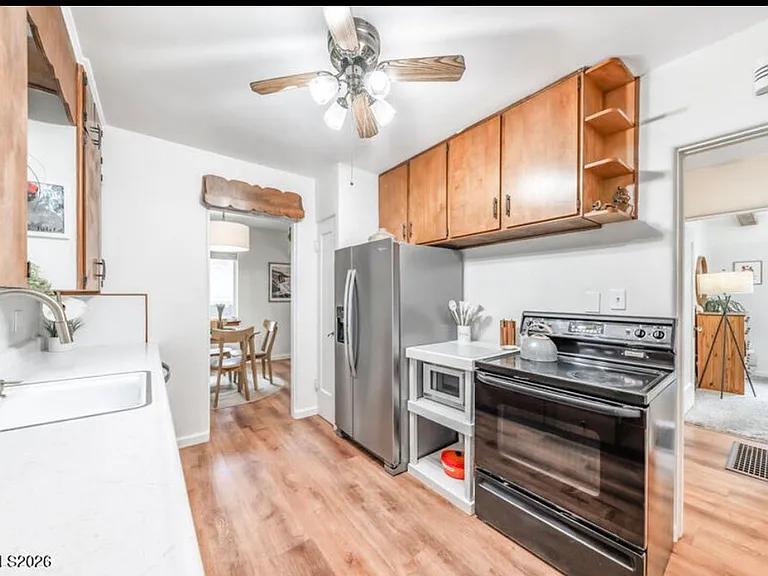 699 Saint Lawrence Ave — Photo 3