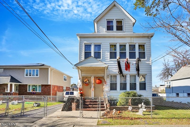 16 Saint Michaels Pl, Clifton, NJ 07013