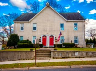 23 Madison St, Newton, NJ 07860