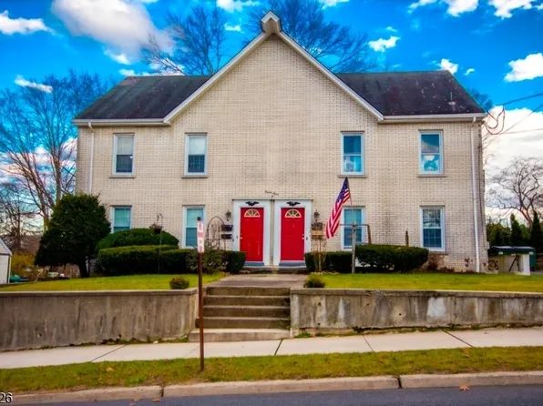 23 Madison St, Newton, NJ 07860