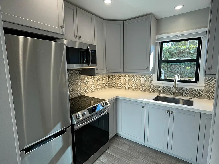 Olive St — Photo 3
