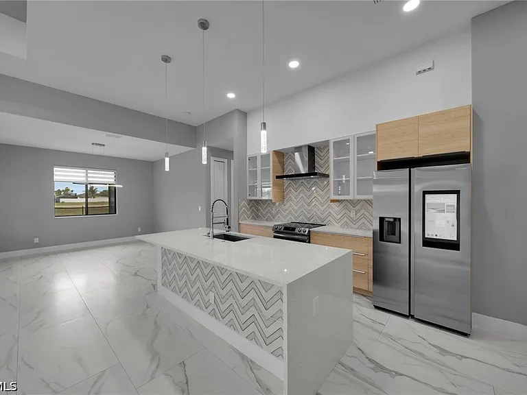 1201 SW 8th Pl — Photo 7