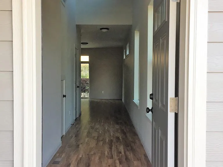 2021 N Q Cir — Photo 2