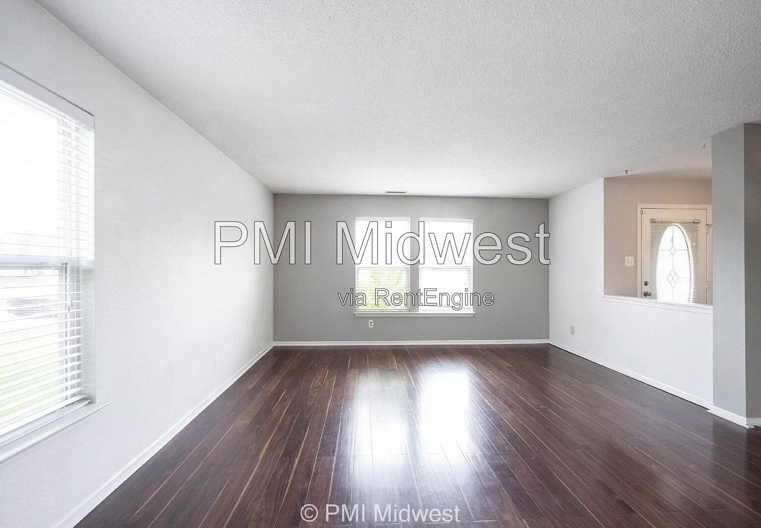 3 bed, 2.5 bath, 2866 sqft, $2,100 — Photo 3