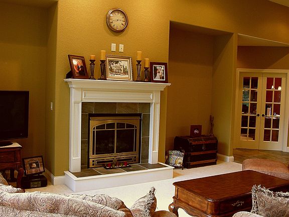 3rd image of 867 Forest Ln
