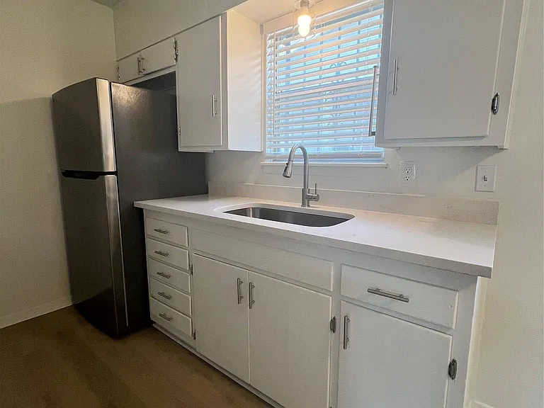 6005 Cameron Rd #A — Photo 8