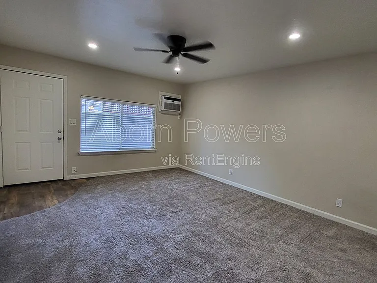 3738 4th Ave #7 — Photo 17