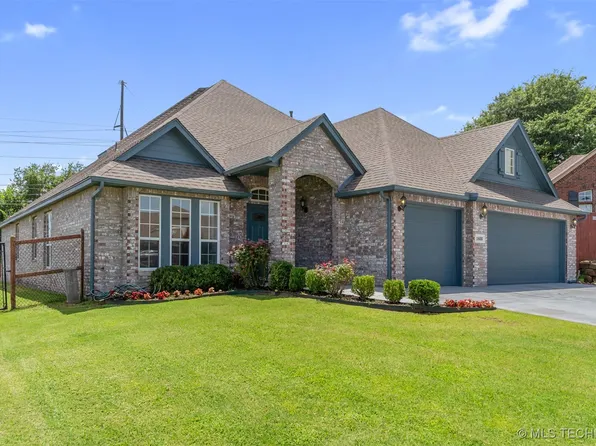 1600 N 5th St E, Broken Arrow, OK 74012