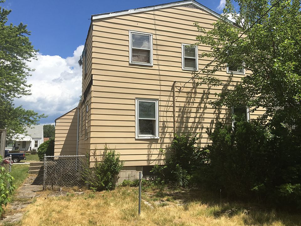 2nd image of 3134 East Pkwy #Home