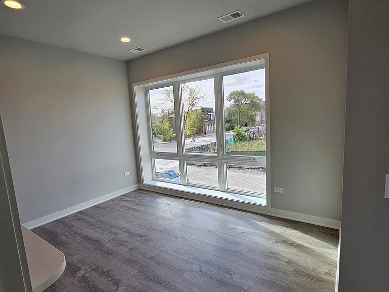 3176 S Archer Ave #206 — Photo 1