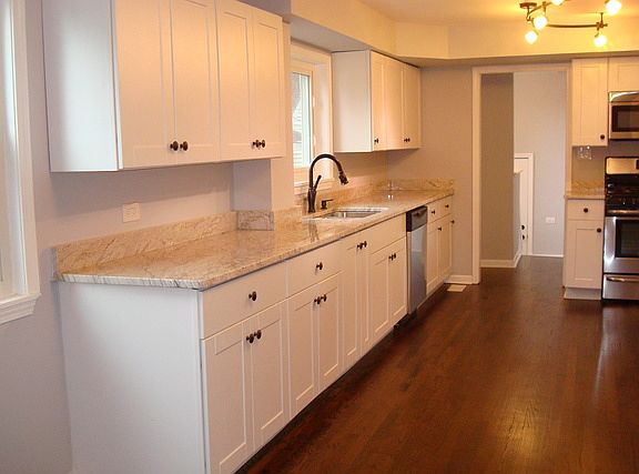 2nd image of 317 S Wilmette Ave