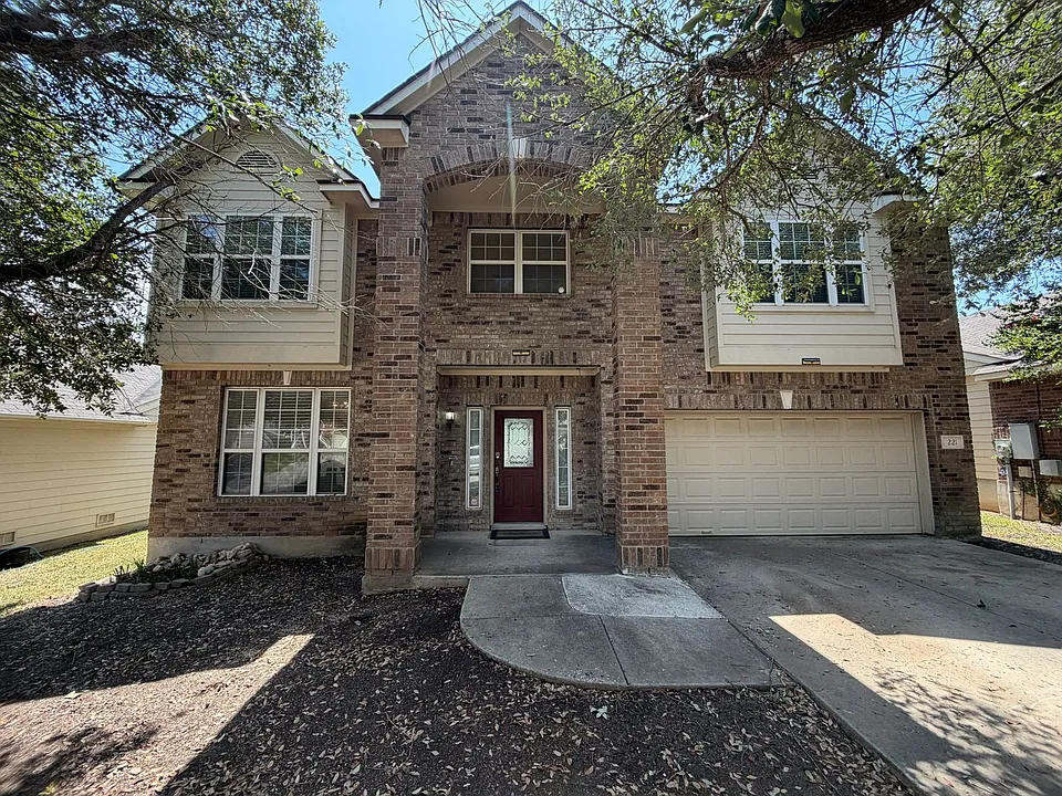 221 Turnberry Dr