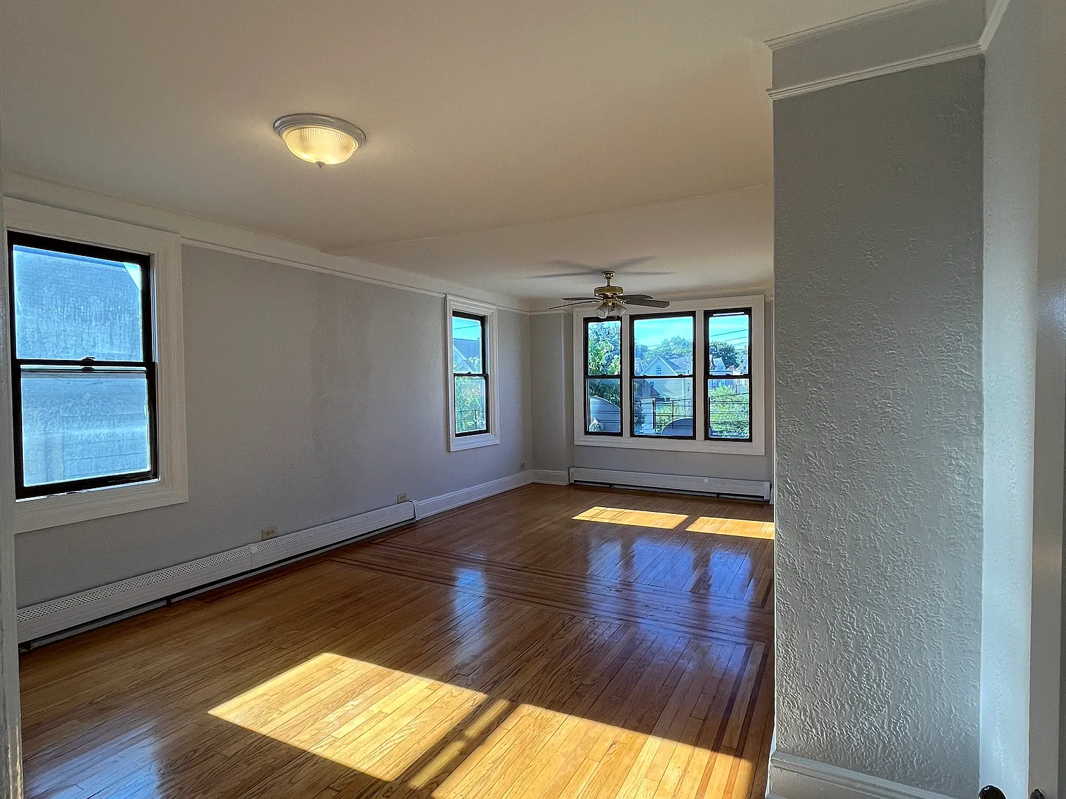 Villa Ave, Yonkers — Photo 1