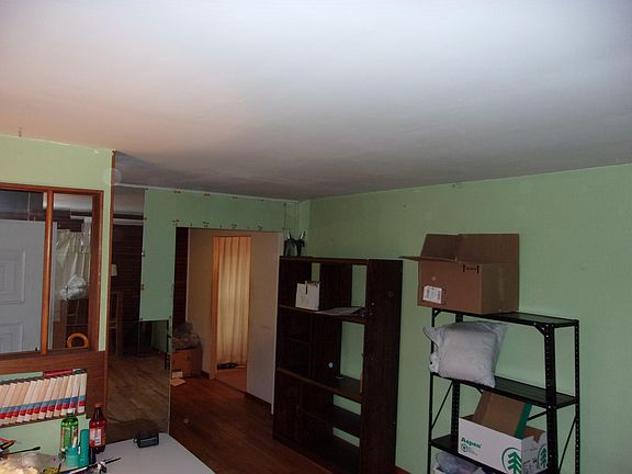 4th image of 524 Penn St