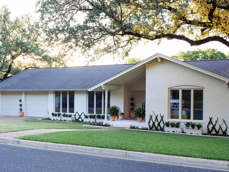 Front exterior 