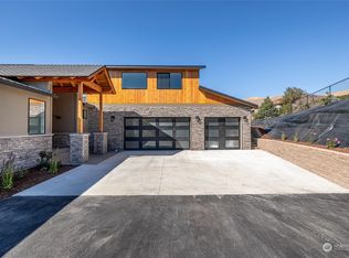 127 Elizabeth Ct, Wenatchee, WA 98801