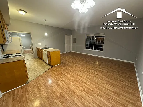 211 N Main St #A Photo 1