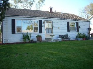 416 Hoover Dr, Carpentersville, IL 60110