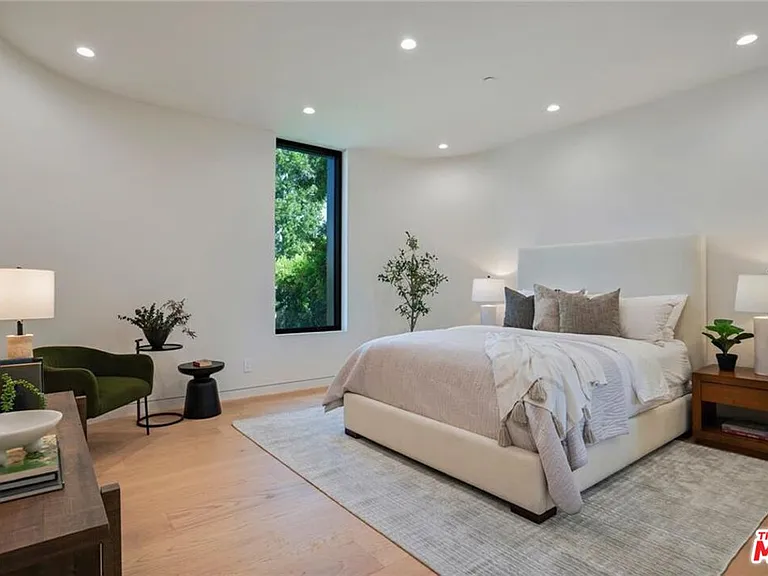 4939 Petit Ave — Photo 40