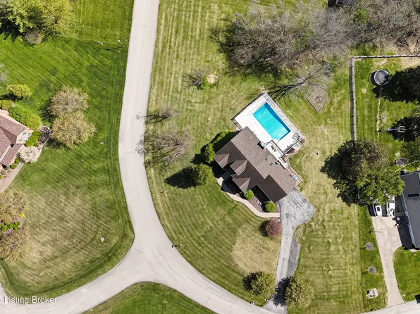 2106 Martybrook Ct, La Grange, KY 40031