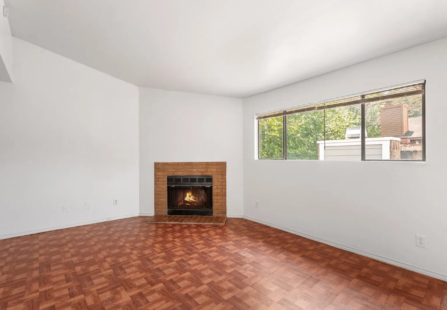 1 bed, 1.0 bath, 769 sqft, $950 — Photo 2