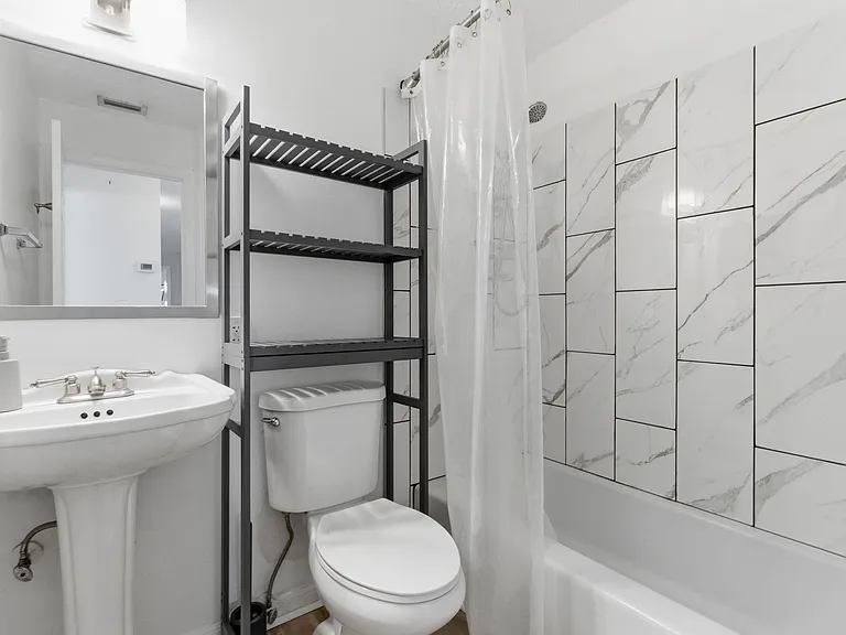 2227 Montclair Dr #1 — Photo 8