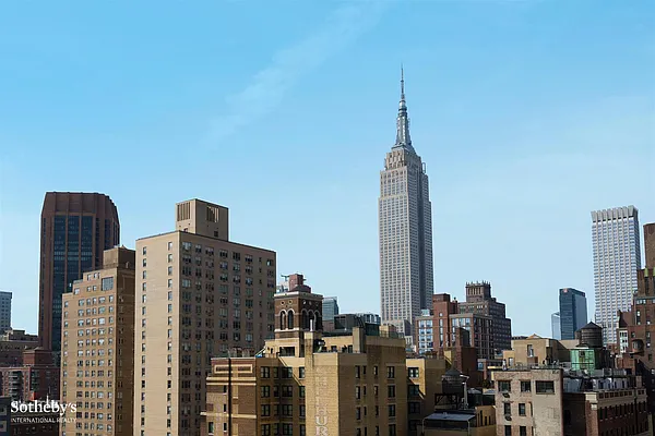 Sold by Sotheby's International Realty | media 10