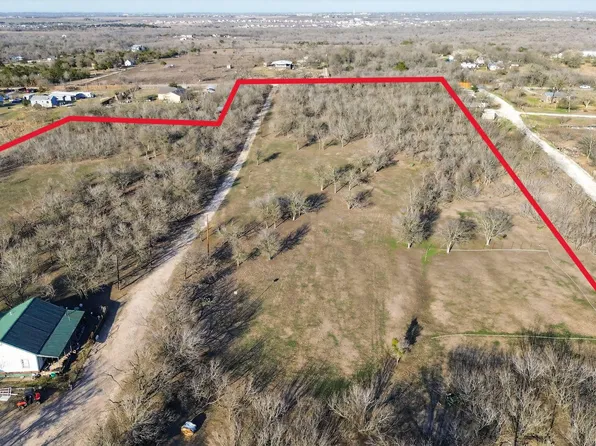 885 Longhollow Rd, Dale, TX 78616