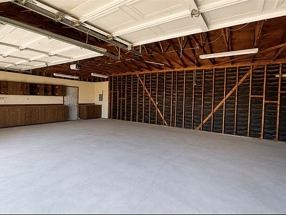 4th image of 1557 E Laguna Road
