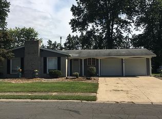 416 Harvard Dr, Edwardsville, IL 62025