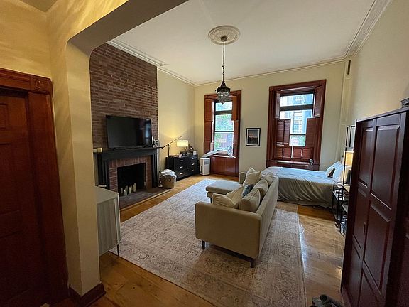 3rd image of 45 Grove St APT 2B